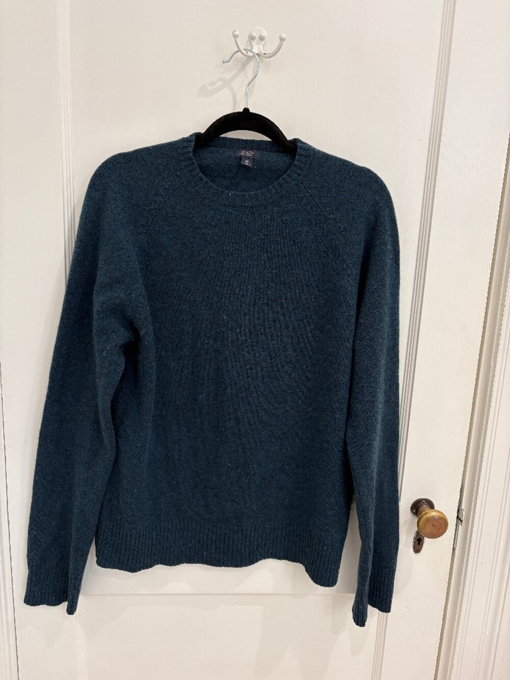 Dark Green Men's J Crew Crew-Neck 100% Wool Sweater in Size M, EUC
